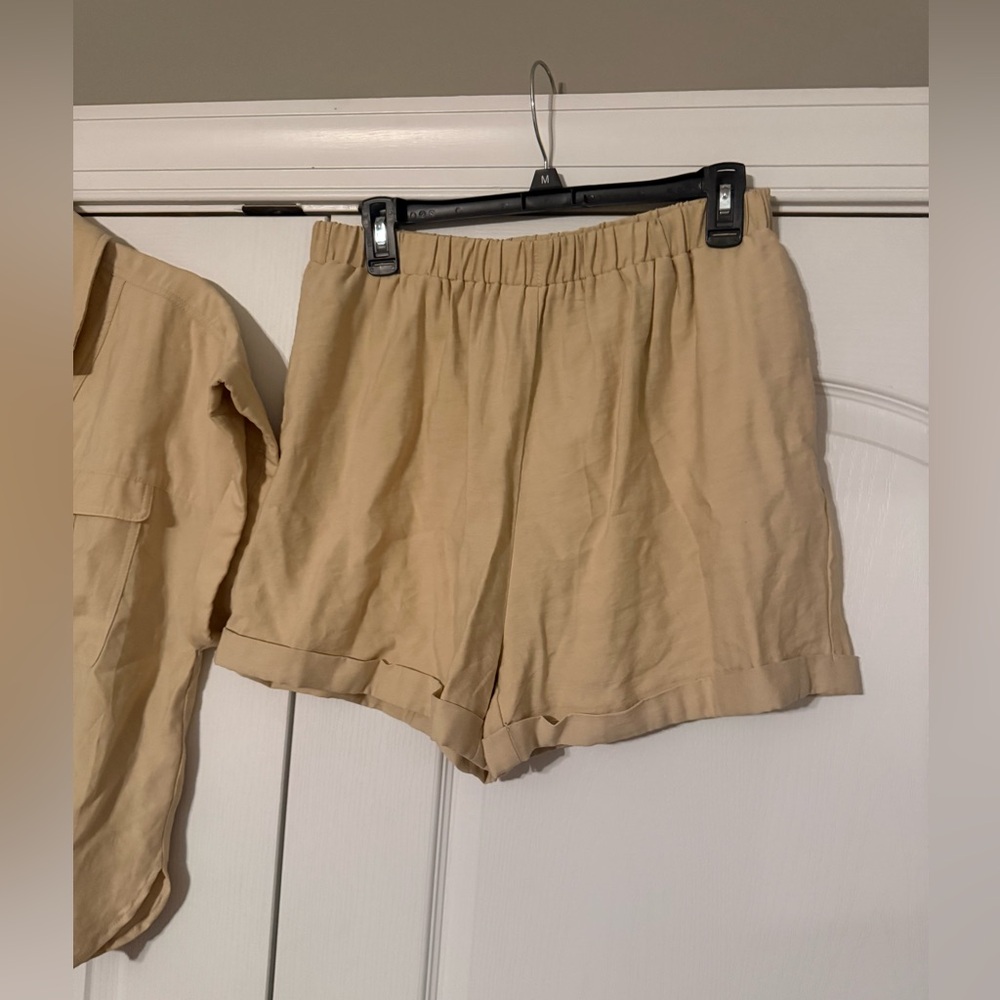 Tuckernuck Top and Shorts Set - Picture 5 of 12